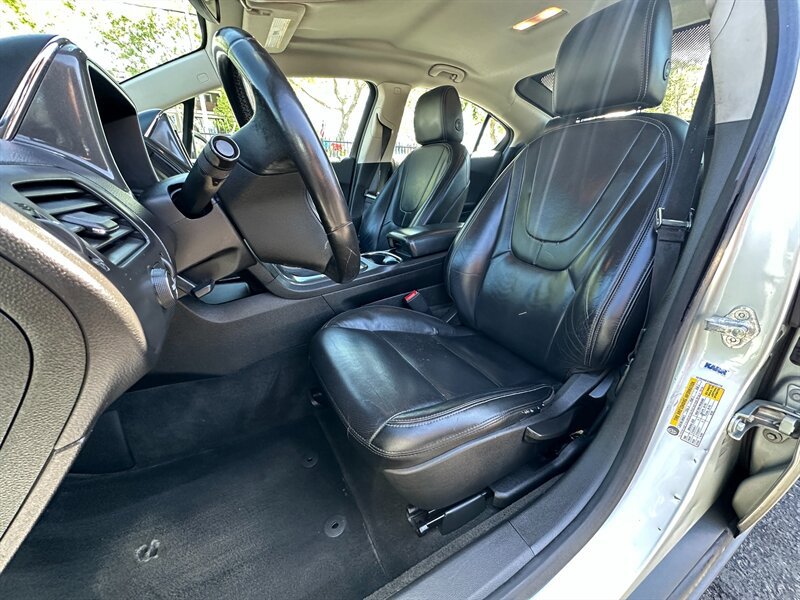 Used 2012 Chevrolet Volt Premium w/ Premium Trim Package FWD image 12