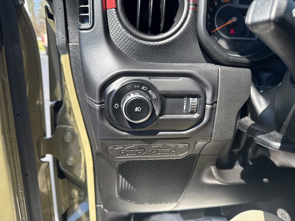 Used 2025 Jeep Wrangler Unlimited Rubicon image 14