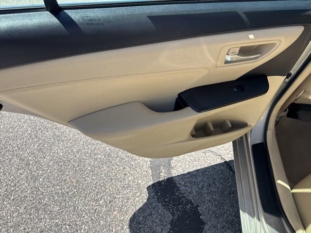 Used 2016 Toyota Camry XLE w/ Moonroof Package image 11