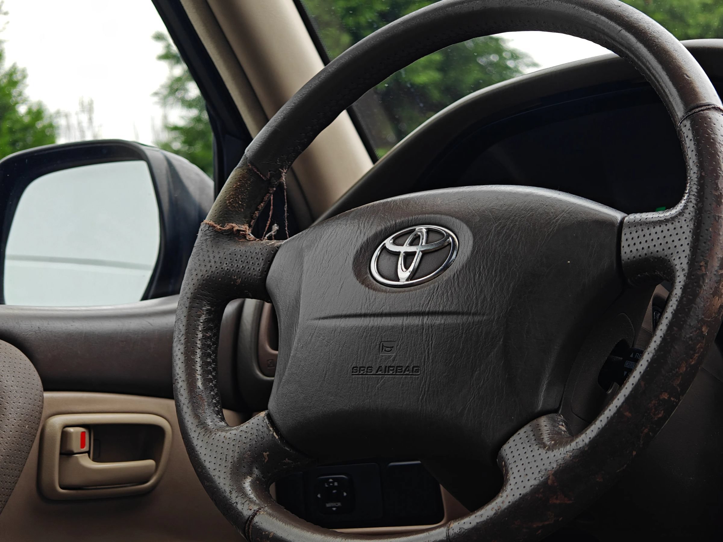 Used 2002 Toyota Land Cruiser AWD/4WD image 23