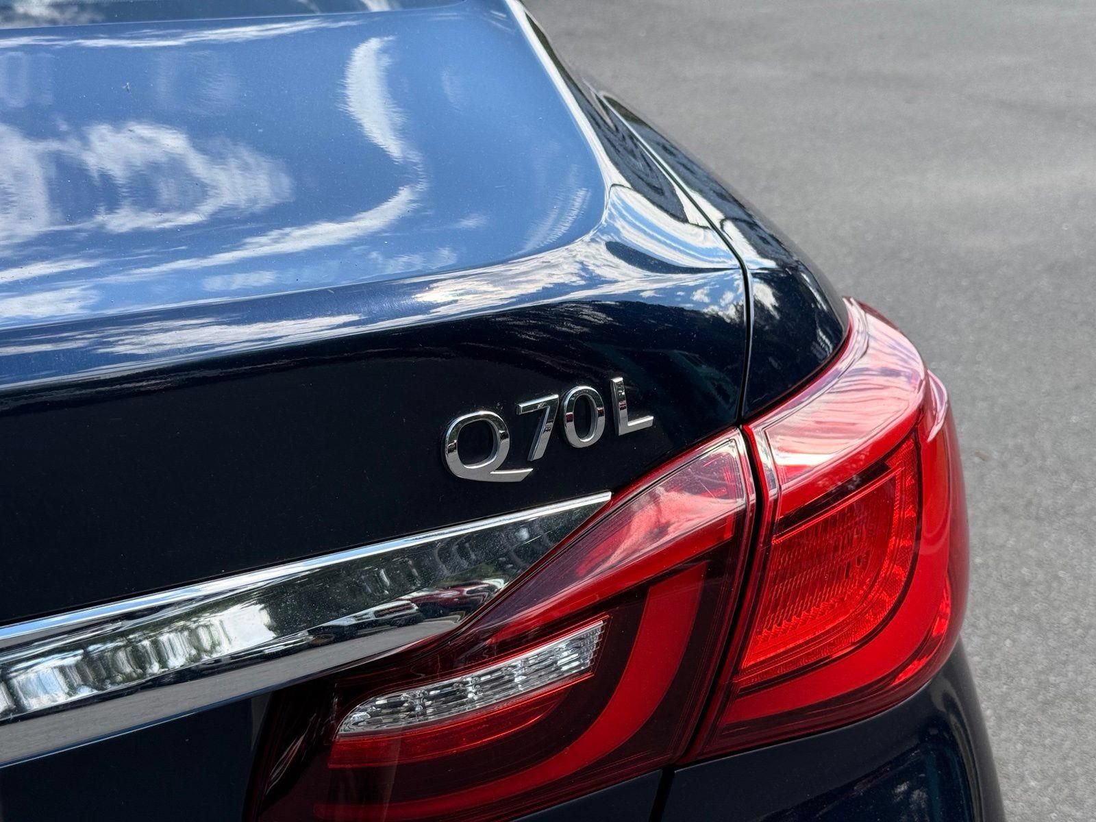 Used 2015 INFINITI Q70 L 3.7 RWD image 10
