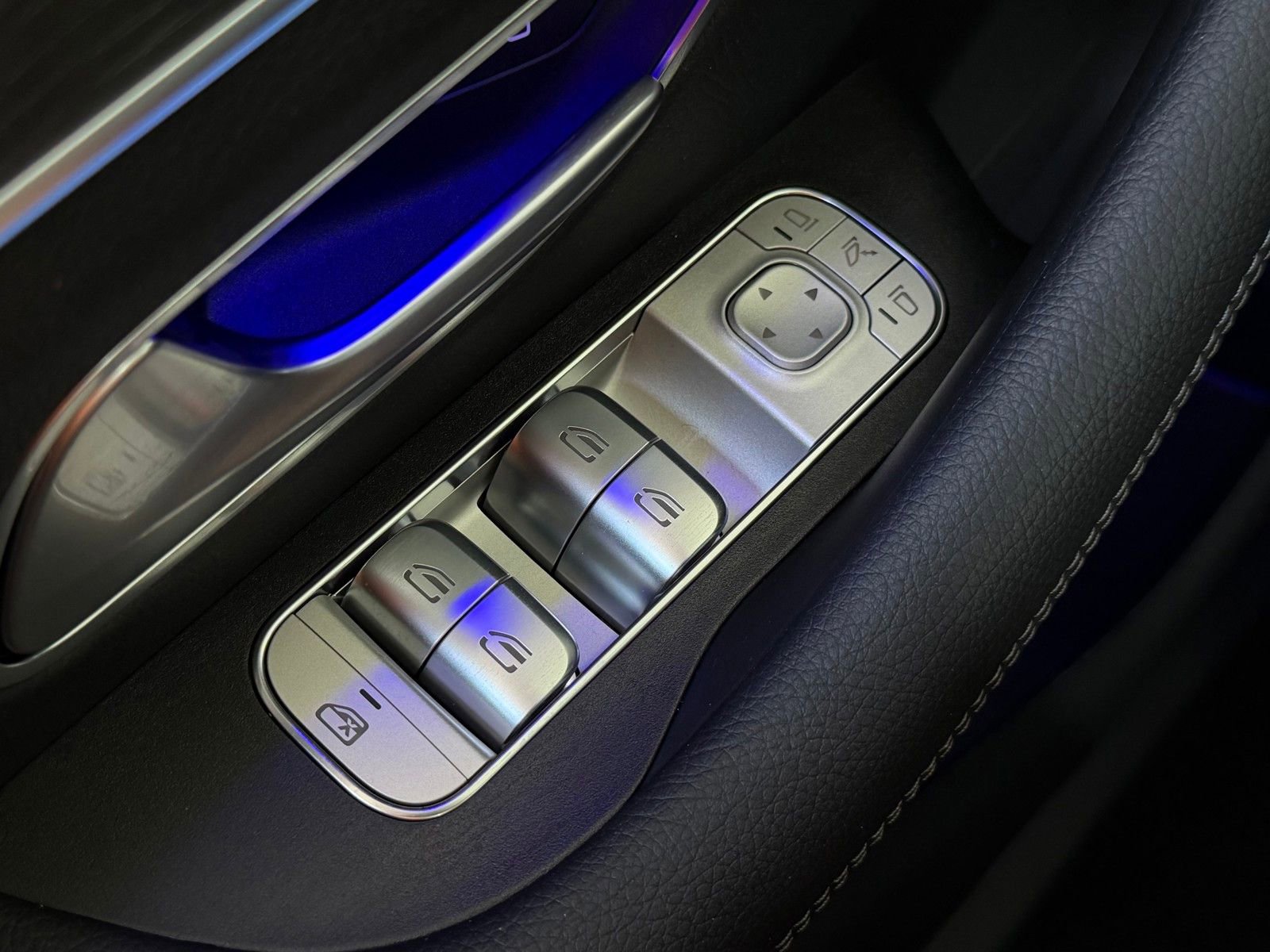 New 2026 Mercedes-Benz GLS 450 4MATIC image 21