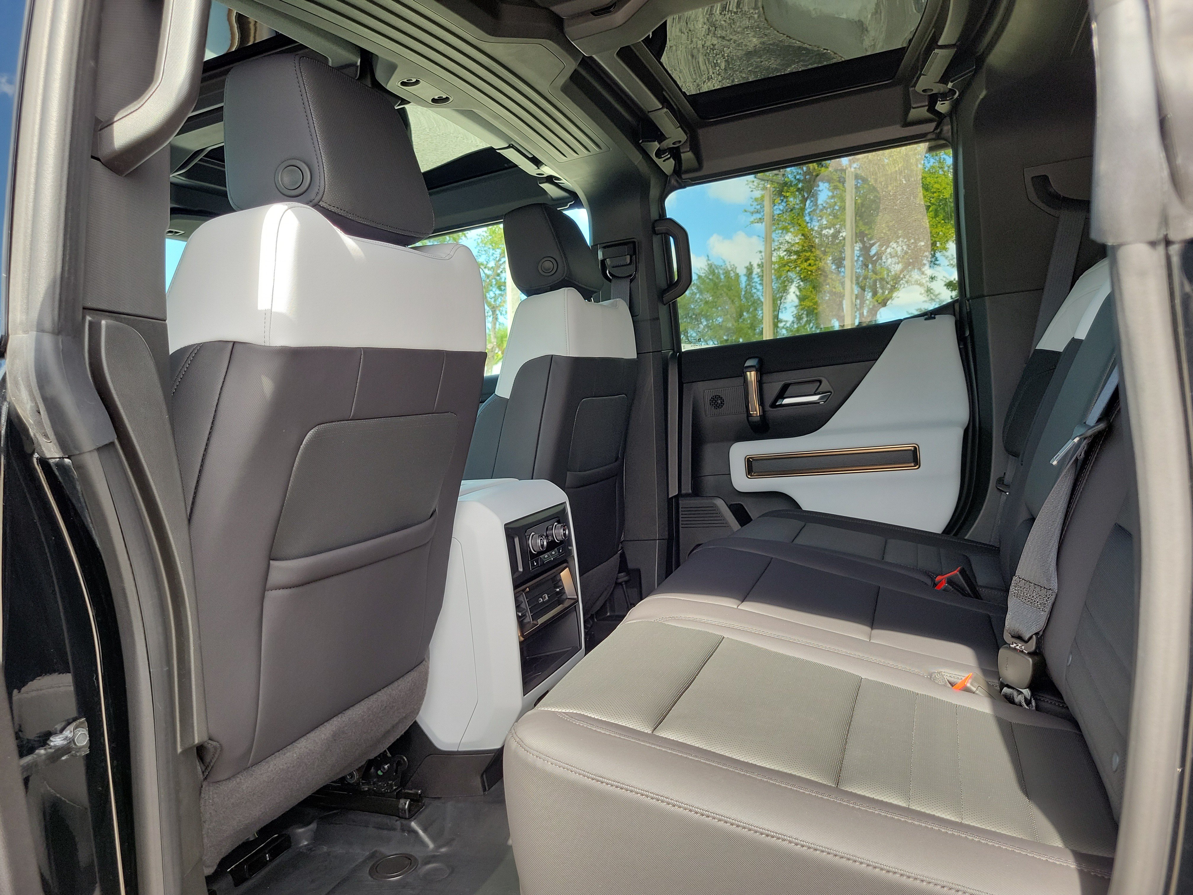 Used 2024 GMC Hummer EV 3X w/ LPO, Sport Package AWD/4WD image 14