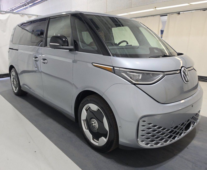 Used 2025 Volkswagen ID. Buzz Pro S Plus AWD/4WD image 4