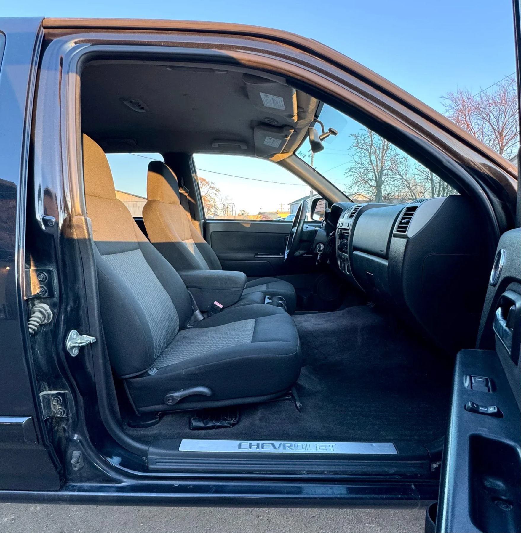 Used 2009 Chevrolet Colorado LT w/ LT Preferred Equipment Group AWD/4WD image 6