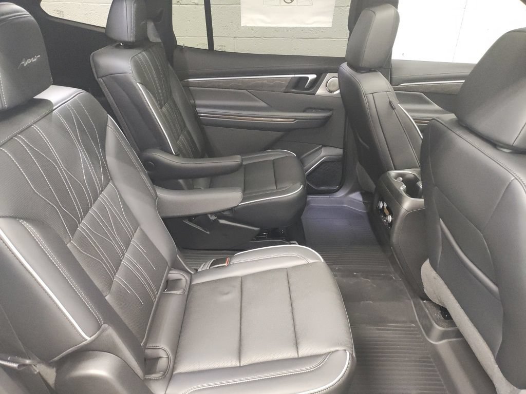 New 2026 Buick Enclave Avenir w/ Super Cruise Package AWD/4WD image 11