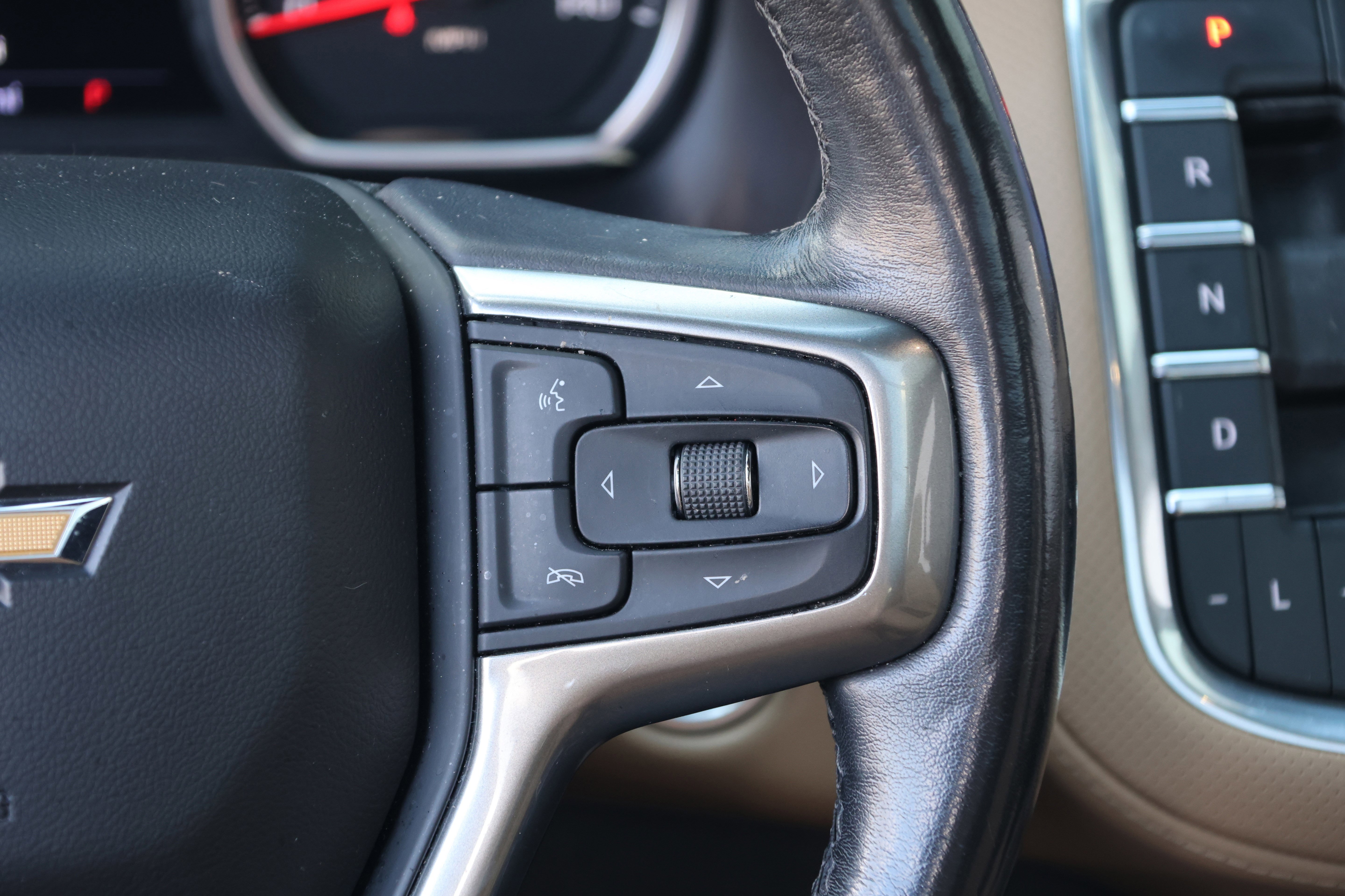 Used 2021 Chevrolet Suburban Premier w/ Premium Package image 24