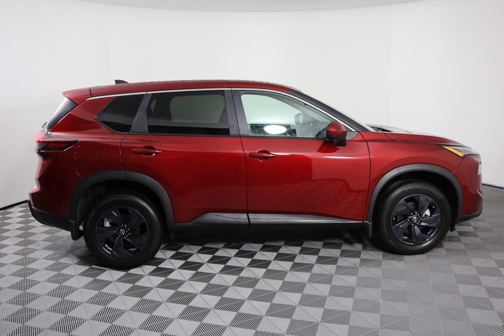 Used 2026 Nissan Rogue SV w/ Cold Weather Package FWD image 9