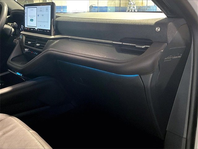 Used 2025 Ford Explorer Platinum image 17