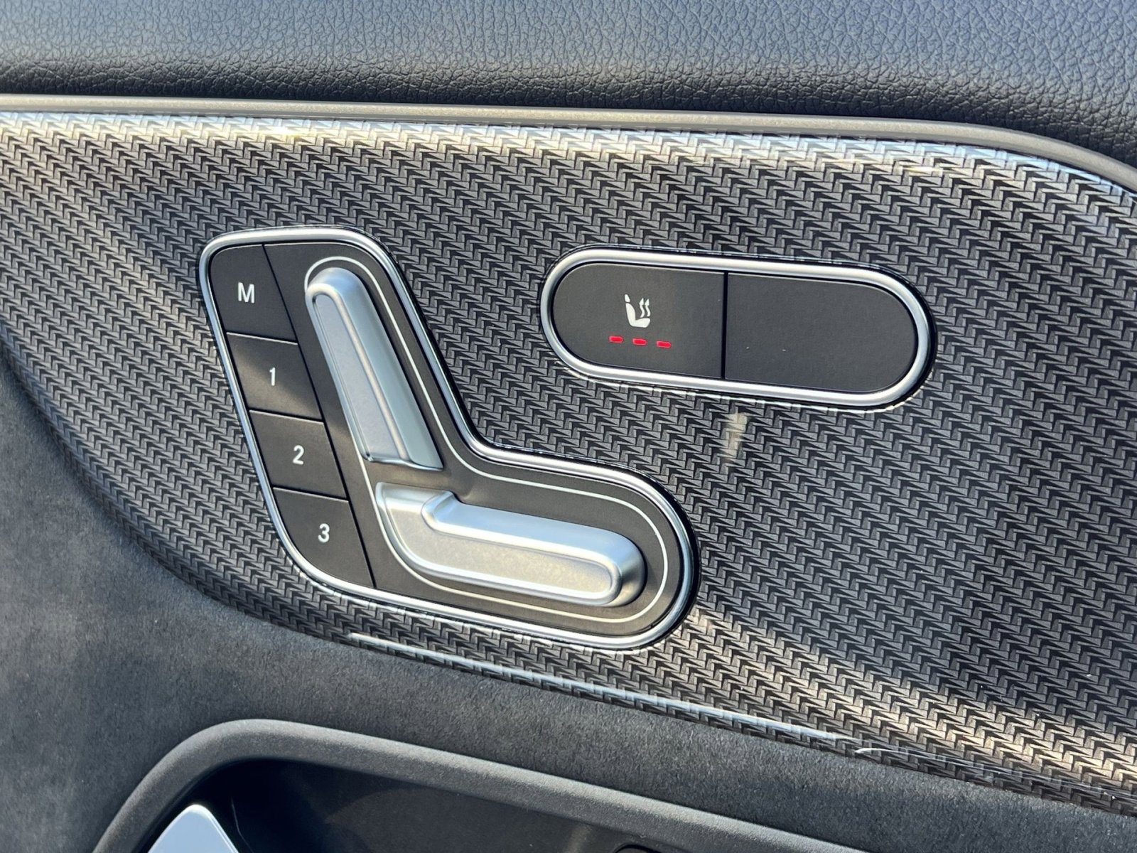 New 2026 Mercedes-Benz GLA 35 AMG 4MATIC image 35