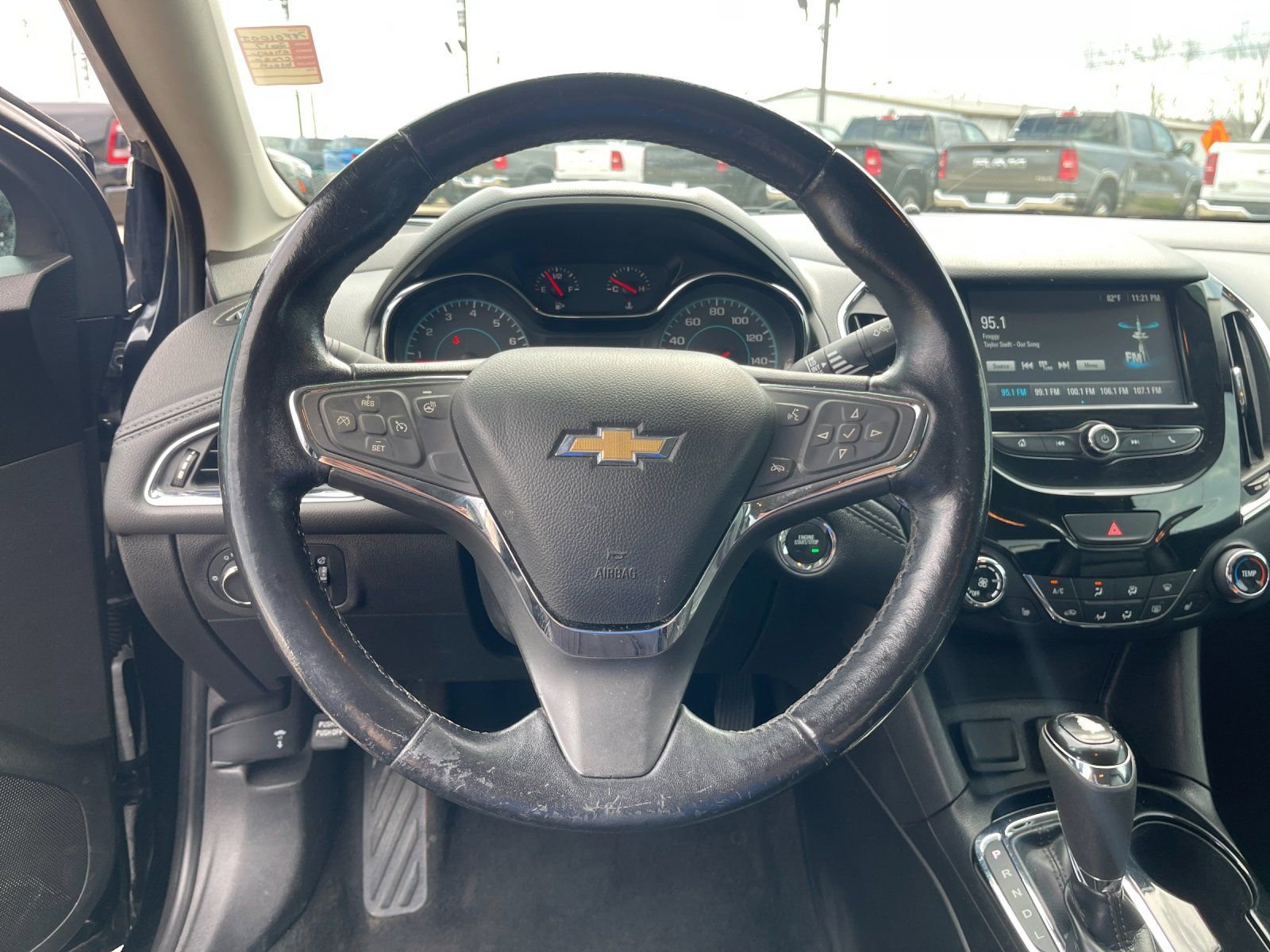 Used 2017 Chevrolet Cruze Premier image 23