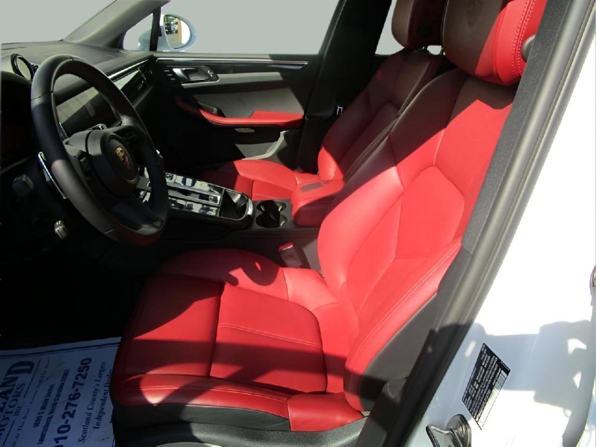 Used 2023 Porsche Macan AWD/4WD image 23