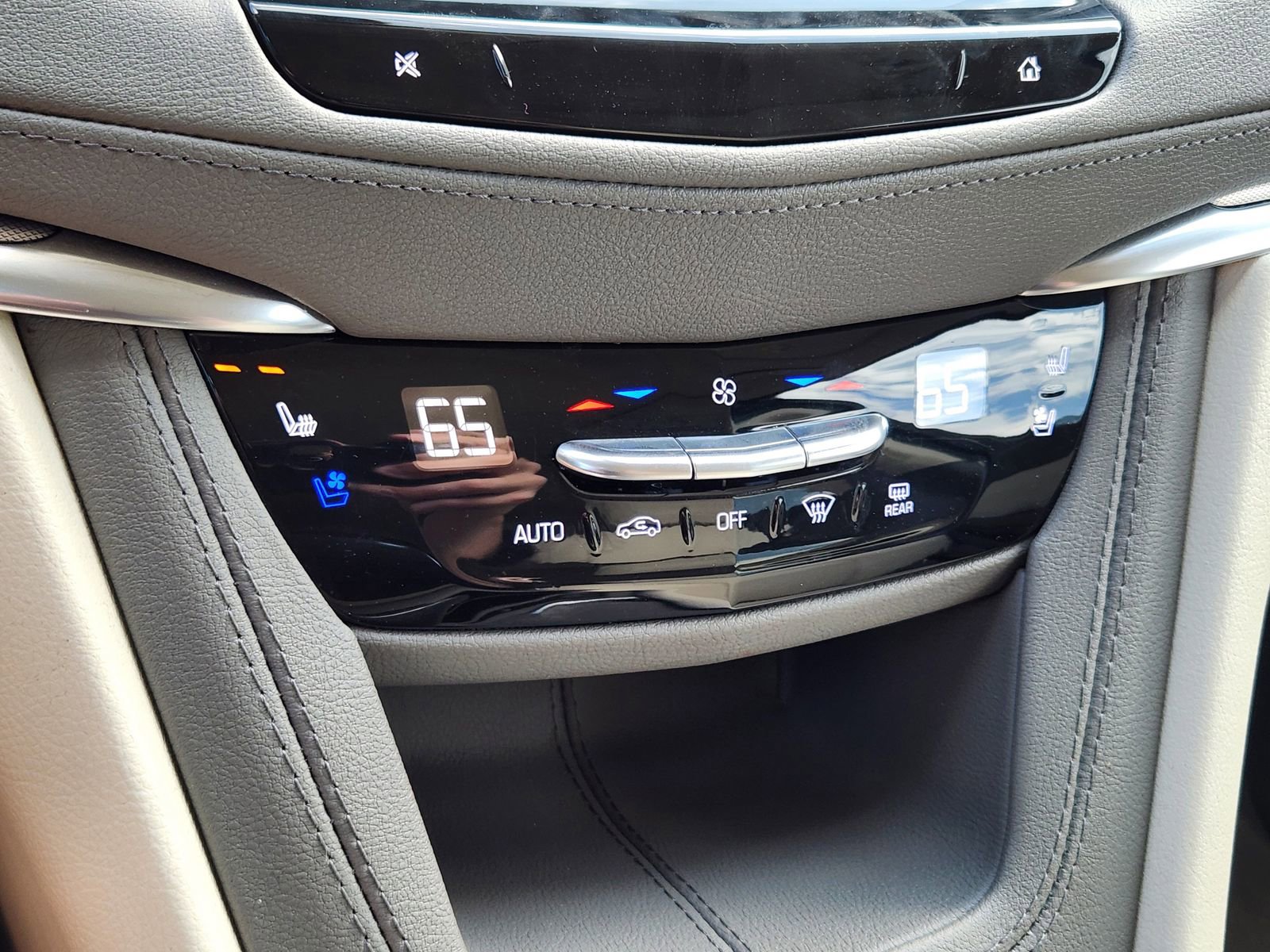 Used 2023 Cadillac XT5 Premium Luxury w/ Technology Package image 20