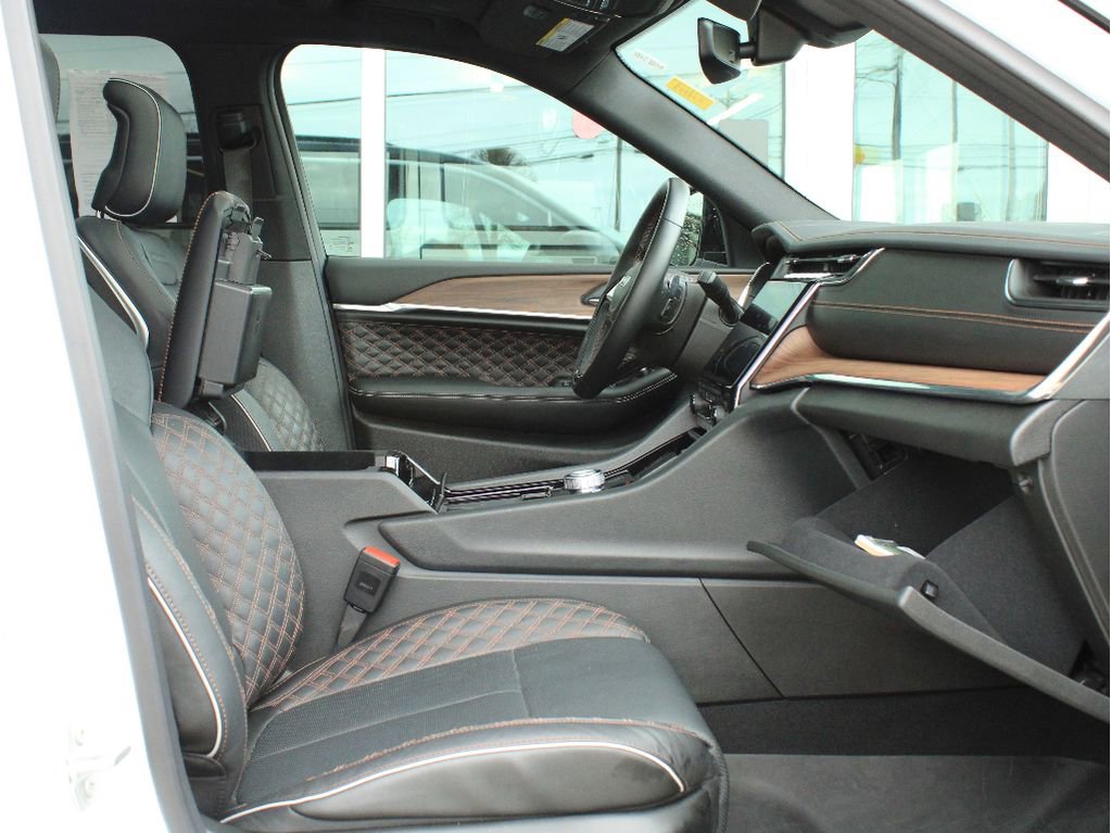 Certified 2025 Jeep Grand Cherokee L Summit image 24