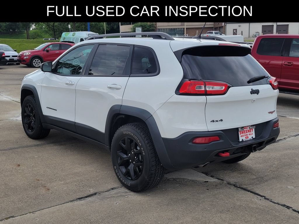 Used 2015 Jeep Cherokee Trailhawk w/ Comfort/Convenience Group AWD/4WD image 3