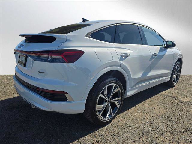 Used 2024 Audi Q4 e-tron Premium image 3