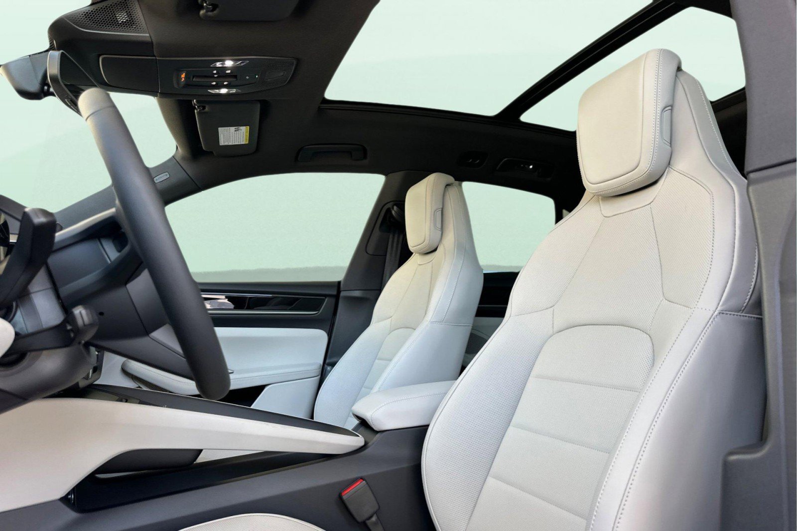 New 2025 Porsche Macan Electric image 5