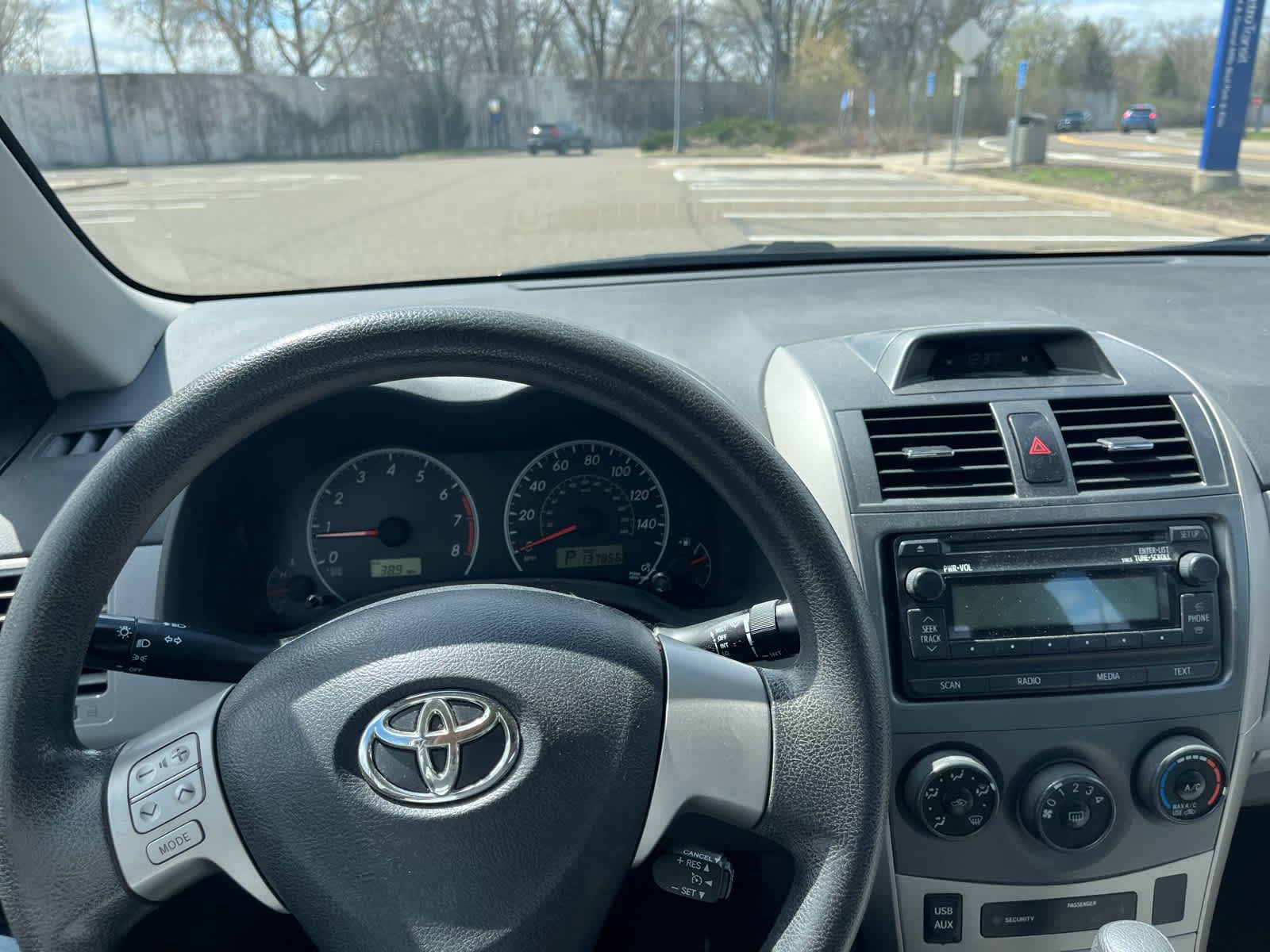 Used 2012 Toyota Corolla LE FWD image 9