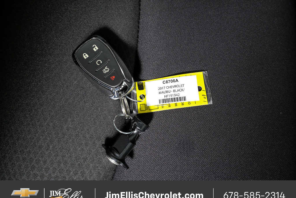 Used 2017 Chevrolet Malibu LT image 23
