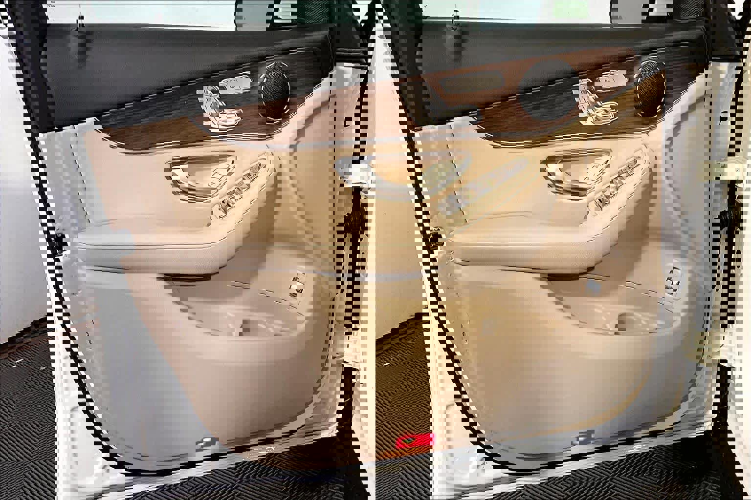 Certified 2021 Mercedes-Benz GLC 300 4MATIC image 22