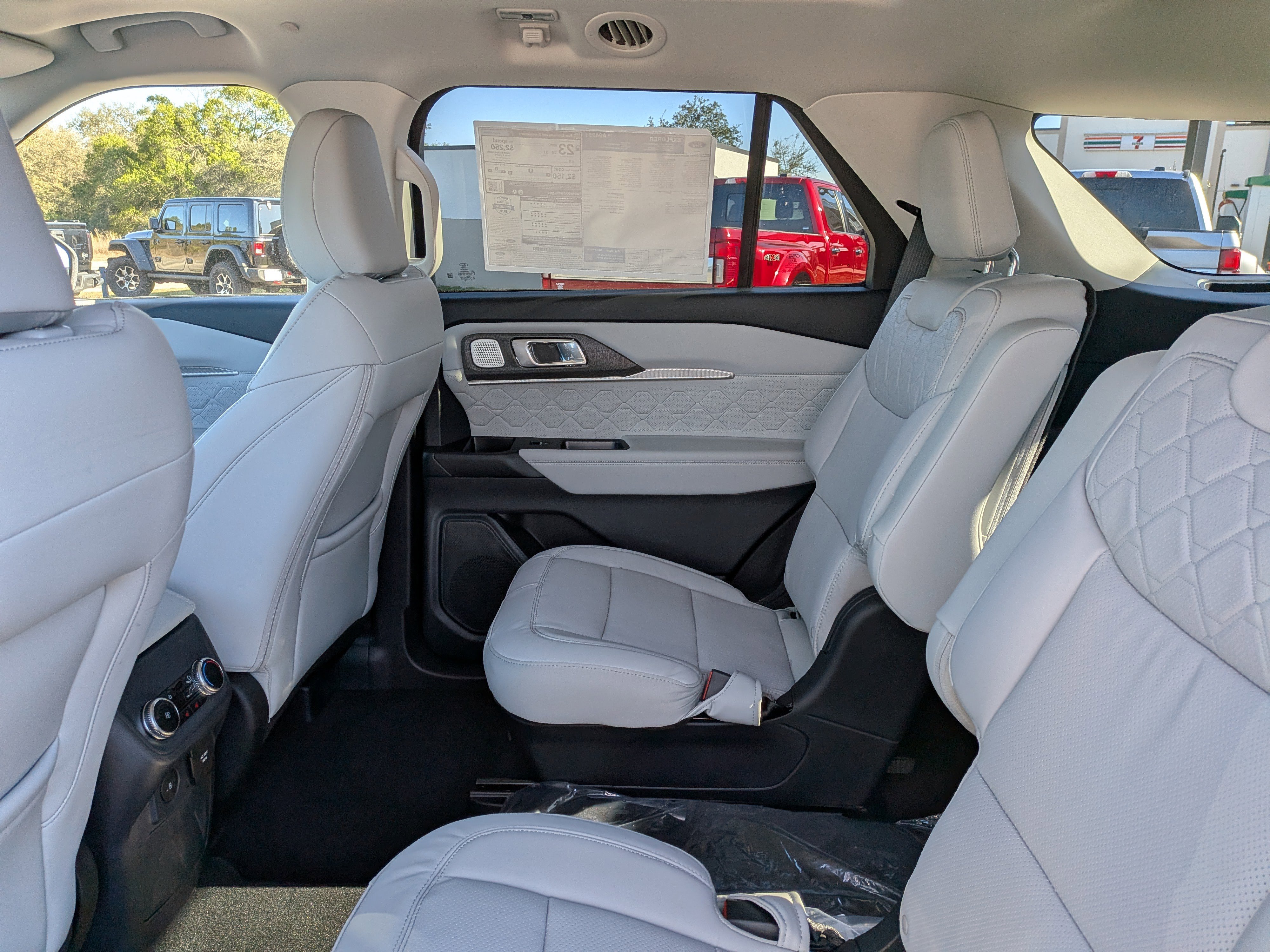 New 2026 Ford Explorer Platinum w/ LUX Leather Package AWD/4WD image 16