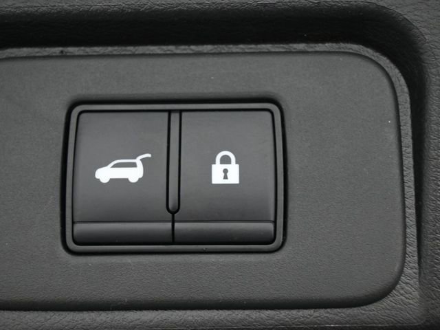 Used 2025 Nissan Rogue SV image 16