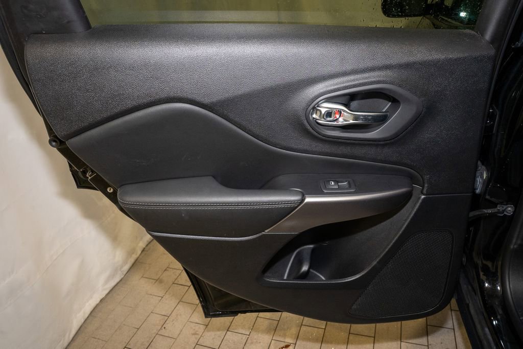 Used 2022 Jeep Cherokee Latitude Lux image 8