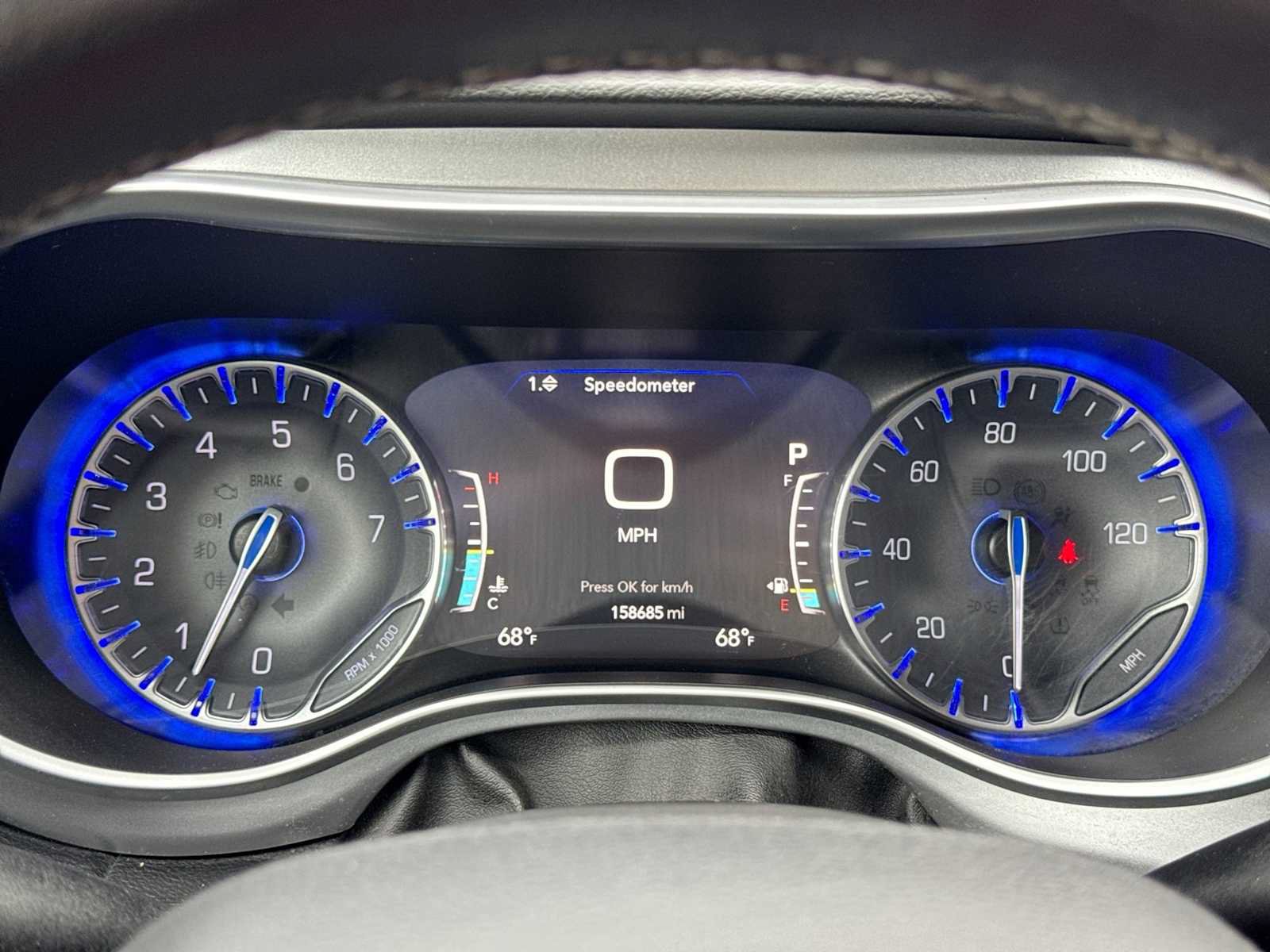 Used 2018 Chrysler Pacifica Touring-L w/ Advanced Safetytec Group FWD image 34