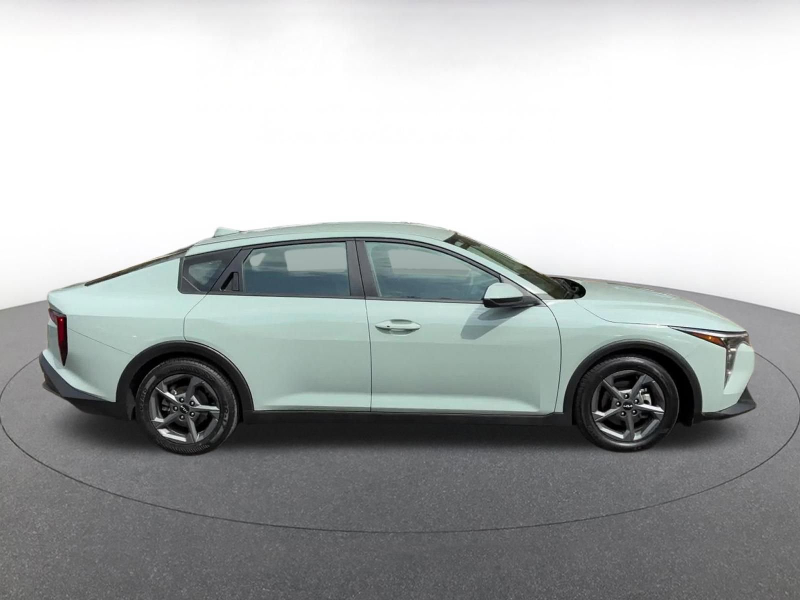 Used 2025 Kia K4 LXS image 16