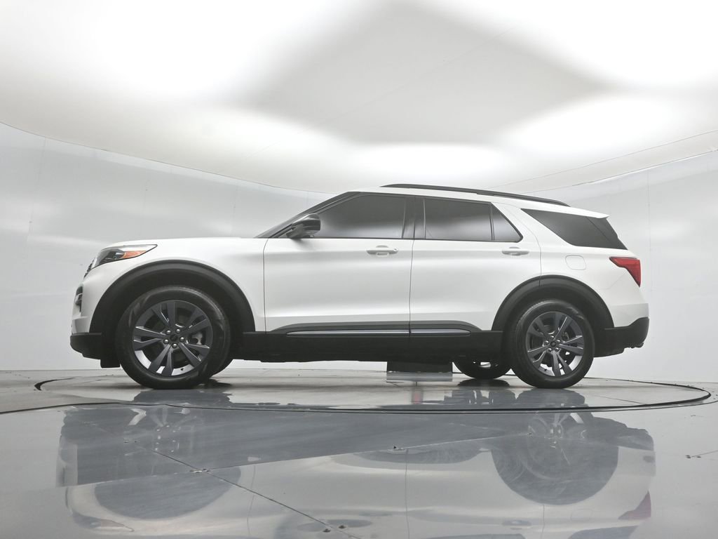 Used 2023 Ford Explorer XLT w/ Equipment Group 202A RWD image 50