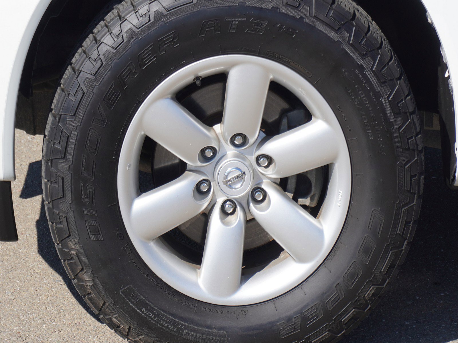 Used 2014 Nissan Titan SV w/ SV Value Truck Package image 8