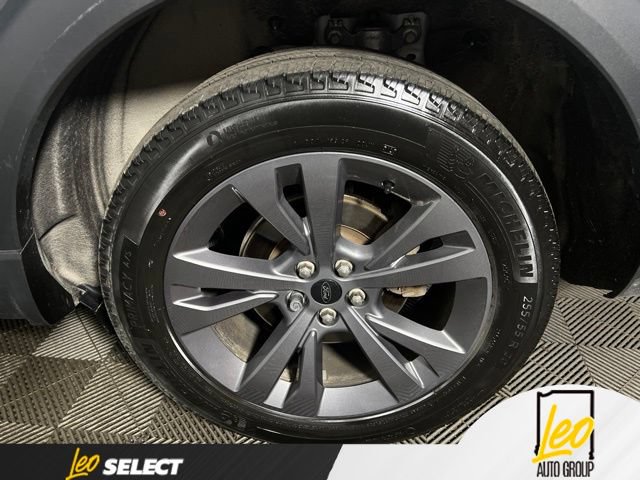 Used 2023 Ford Explorer XLT w/ Equipment Group 202A AWD/4WD image 22