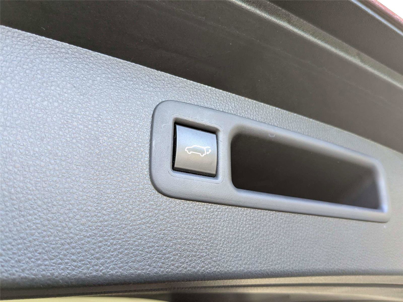 Used 2022 Toyota Highlander XLE image 10