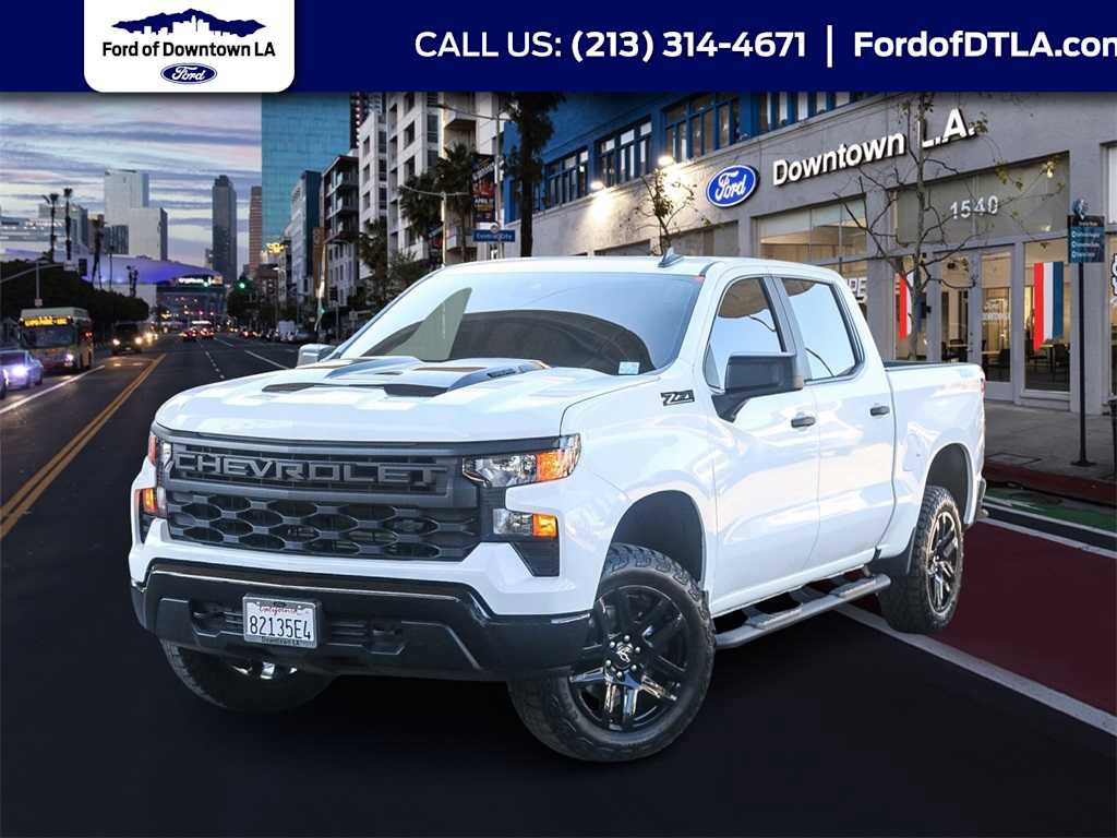 Used 2025 Chevrolet Silverado 1500 Custom Trail Boss w/ Dark Appearance Package image 1