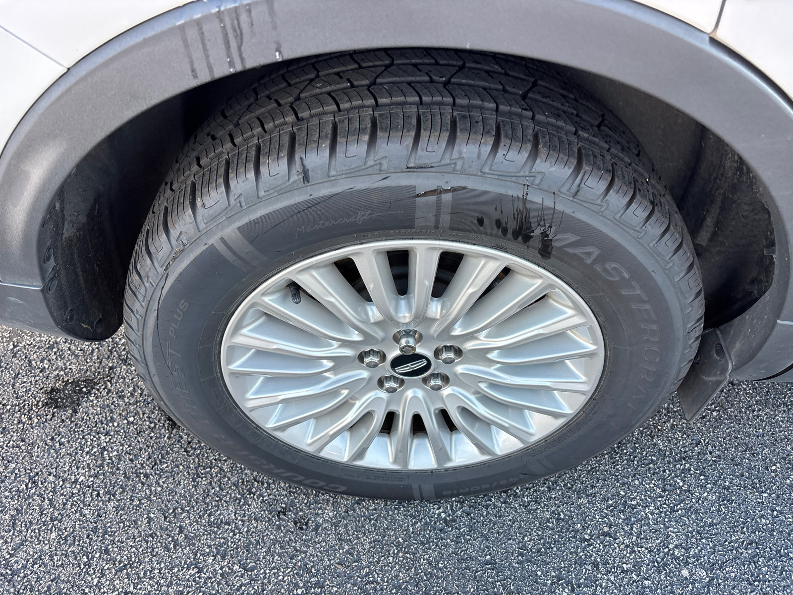 Certified 2019 Lincoln Nautilus Premier AWD/4WD image 10