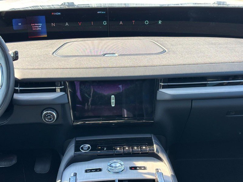 New 2025 Lincoln Navigator Reserve w/ Jet Appearance Package image 14