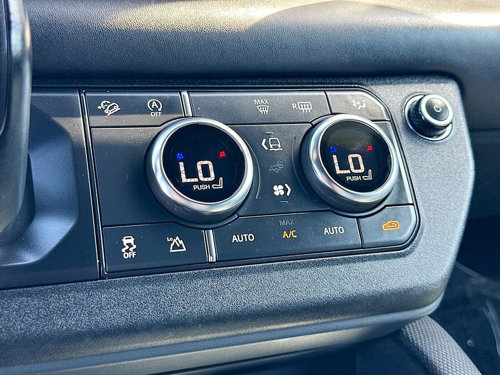 Used 2022 Land Rover Defender 110 X-Dynamic HSE image 16