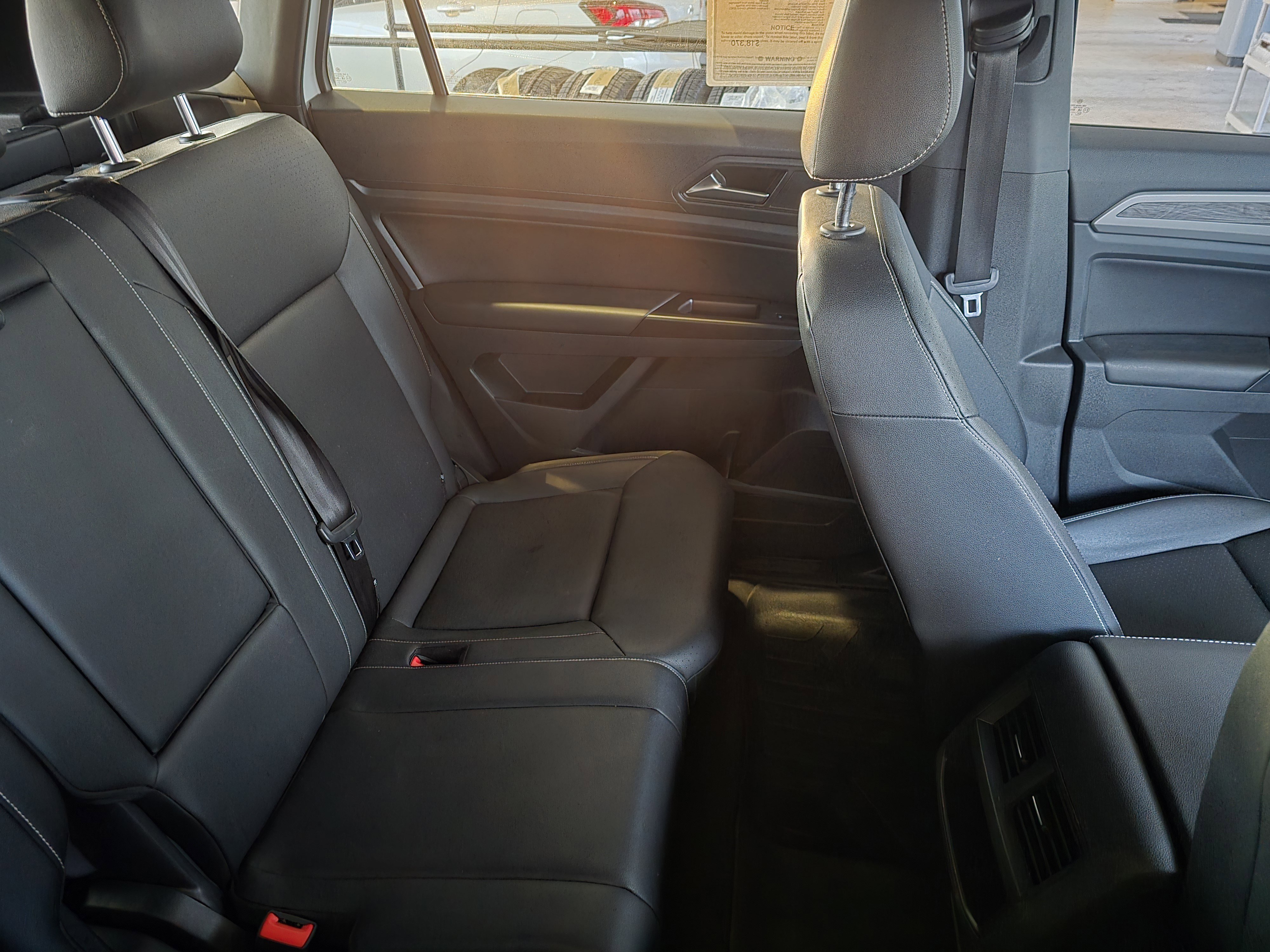 Used 2020 Volkswagen Atlas Cross Sport SE image 25