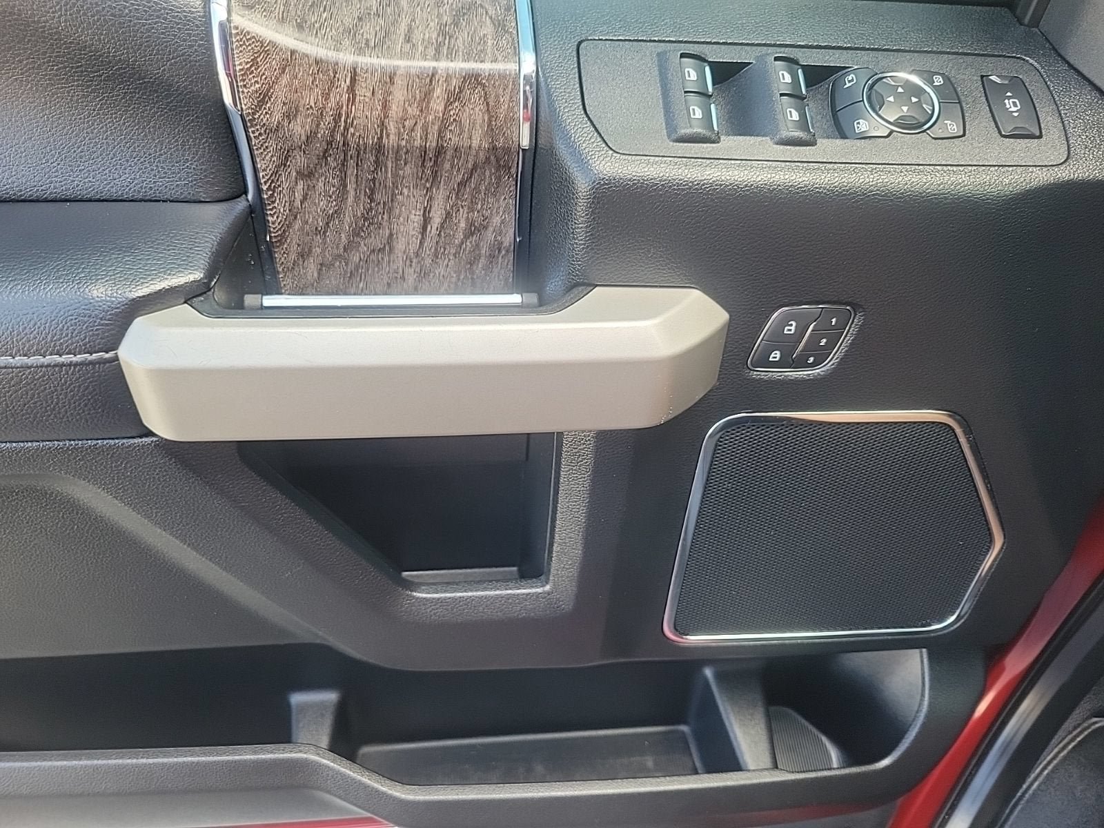 Used 2019 Ford F250 Lariat w/ Lariat Ultimate Package AWD/4WD image 22