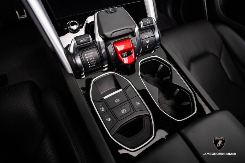 Used 2021 Lamborghini Urus image 33