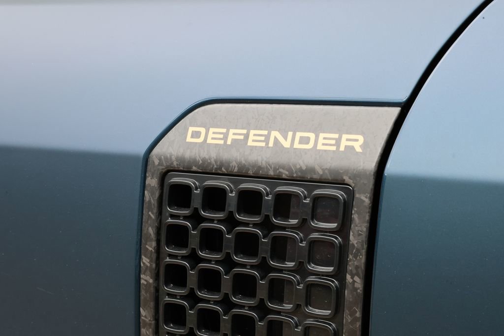 New 2026 Land Rover Defender 110 OCTA AWD/4WD image 12