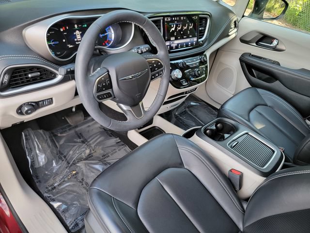 Used 2023 Chrysler Pacifica Touring-L FWD image 19