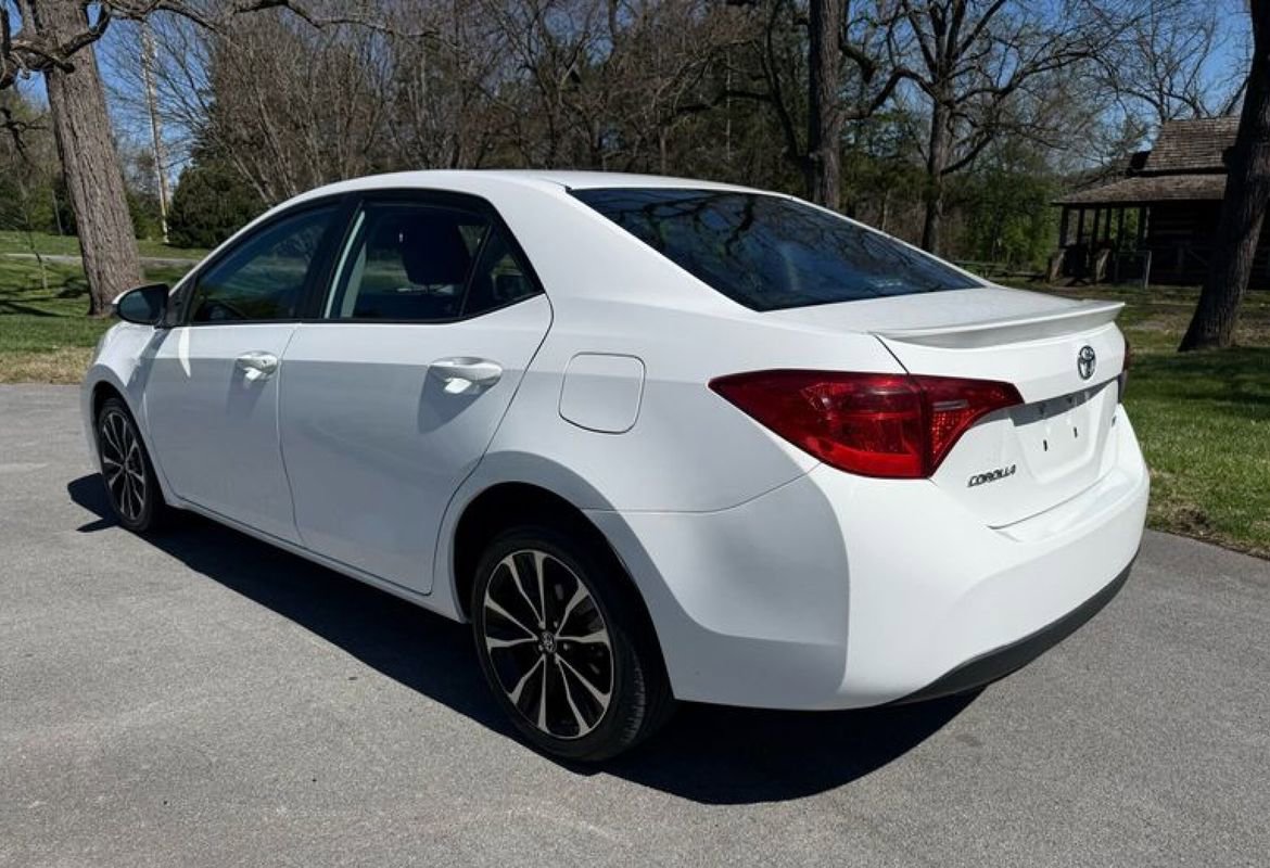 Used 2017 Toyota Corolla SE image 9