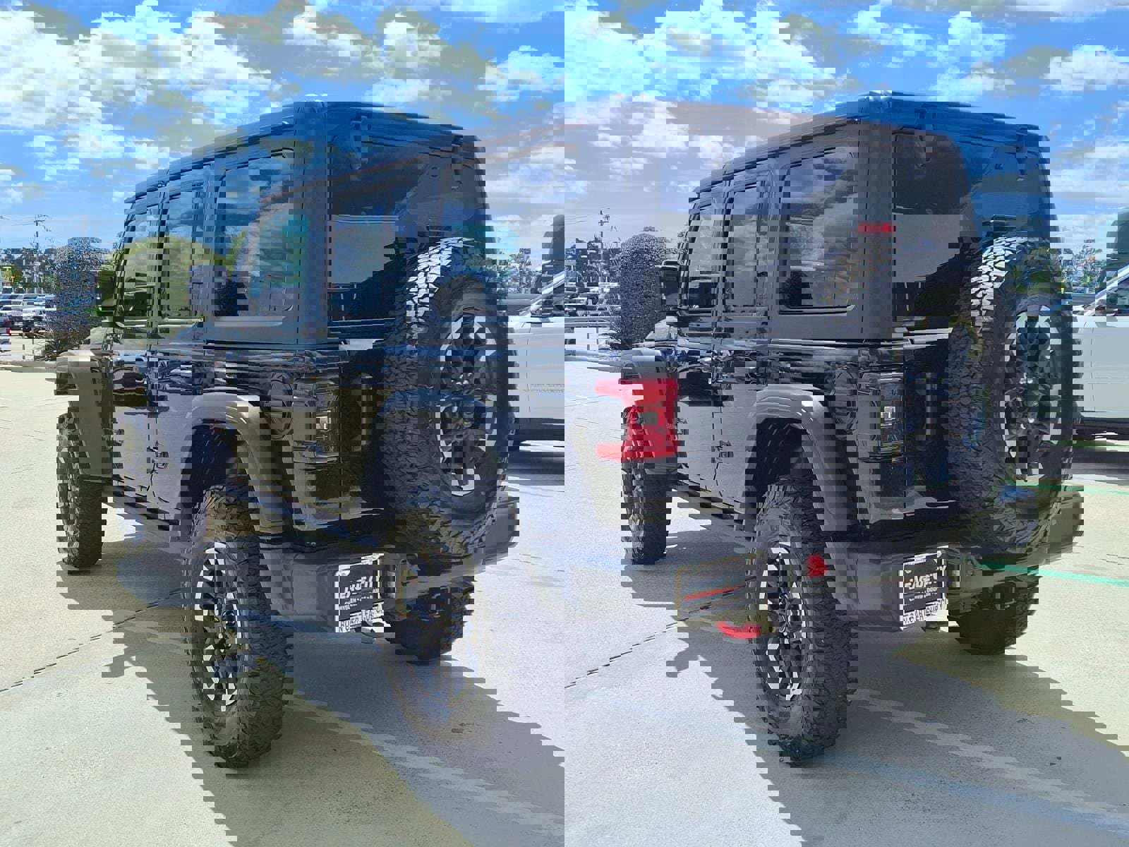 Used 2025 Jeep Wrangler Unlimited Rubicon image 2