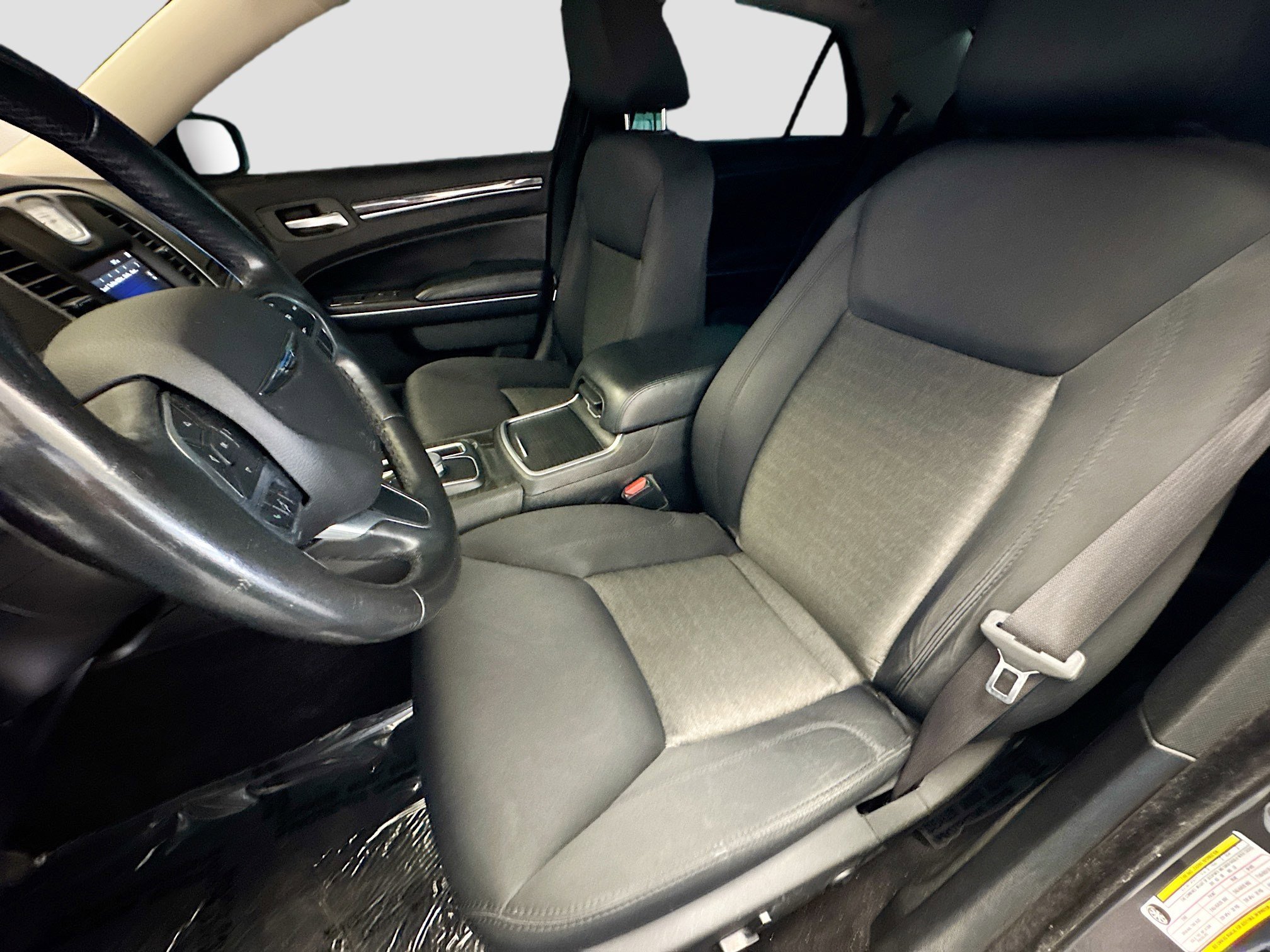 Used 2020 Chrysler 300 Touring w/ Sport Appearance Package image 11