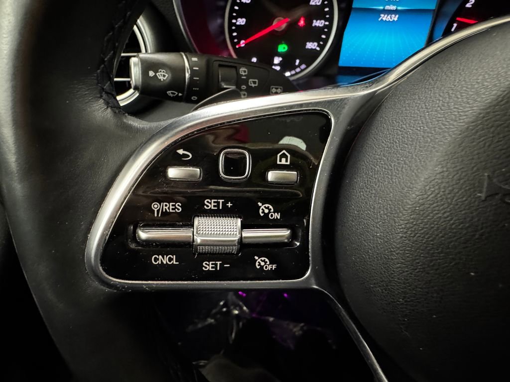 Used 2020 Mercedes-Benz GLC 300 4MATIC image 21