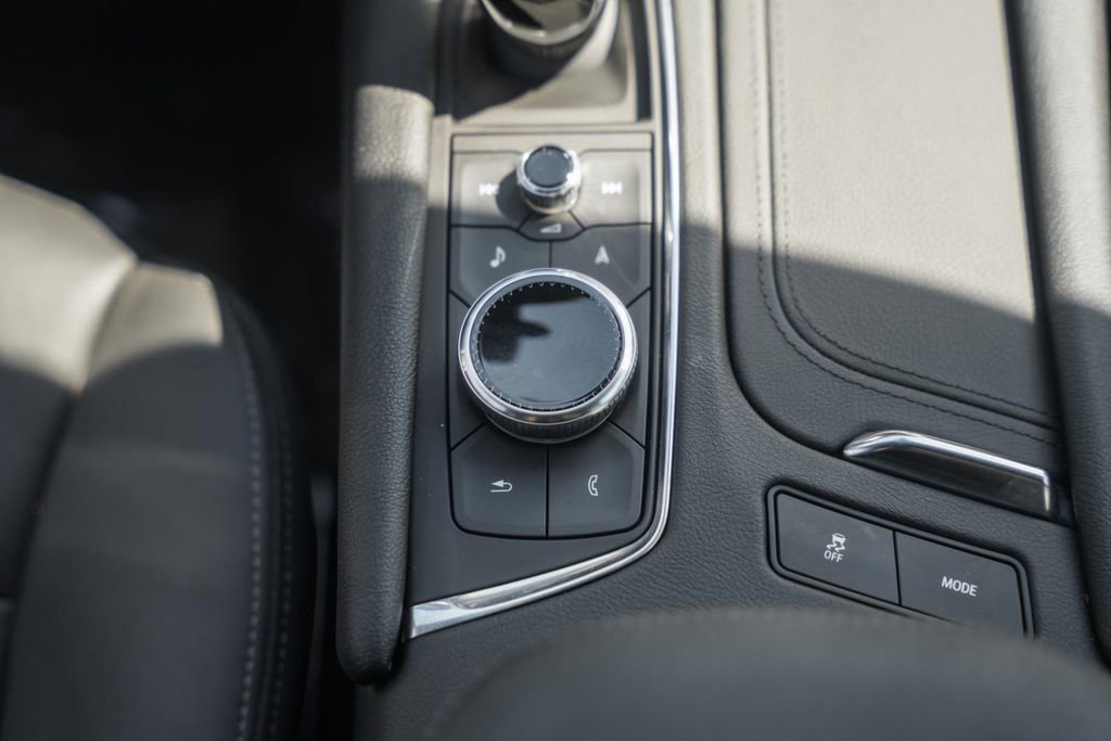 Used 2025 Cadillac XT5 Premium Luxury image 25