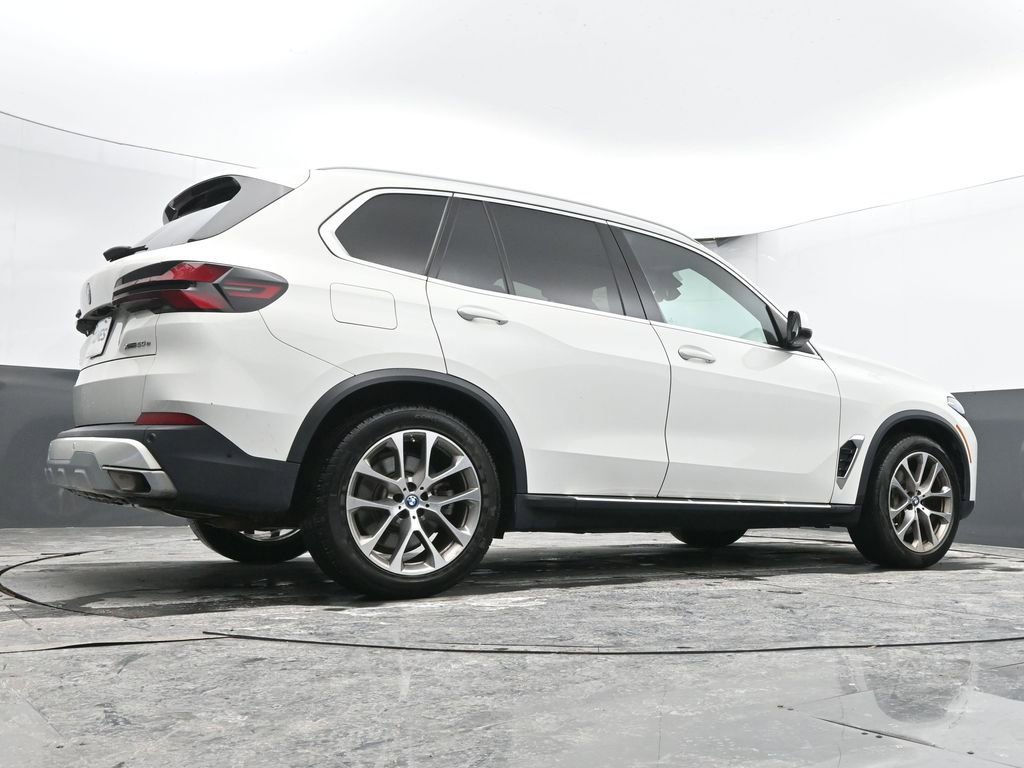 Used 2024 BMW X5 xDrive50e image 29