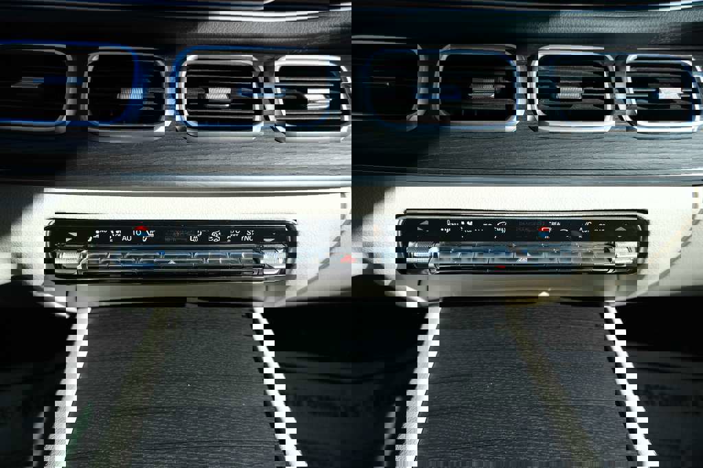 Used 2020 Mercedes-Benz GLS 450 4MATIC image 33