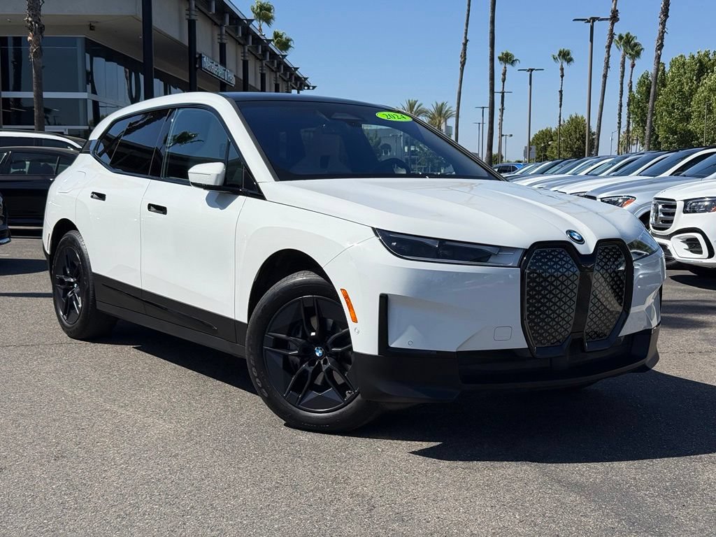 Used 2024 BMW iX xDrive50 AWD/4WD image 1